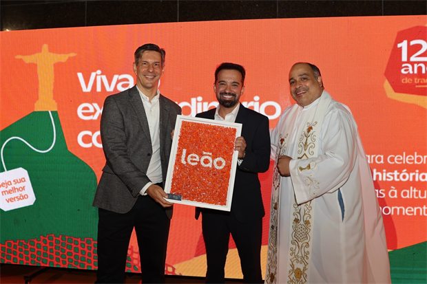 Momento da homenagem durante o evento
